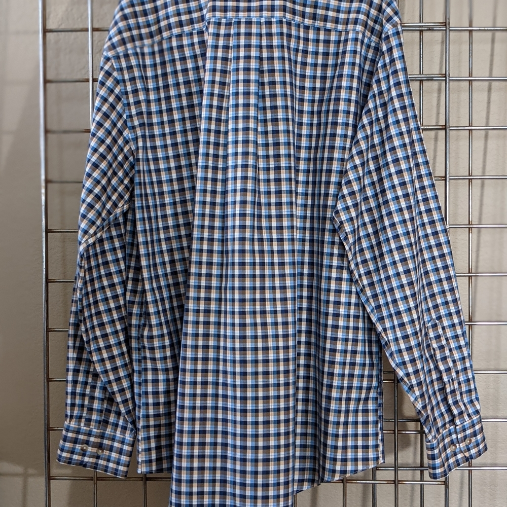 Joseph A. Bank Traveler, Tailered Fit Shirt.  Size:. Large - Picture 8 of 8